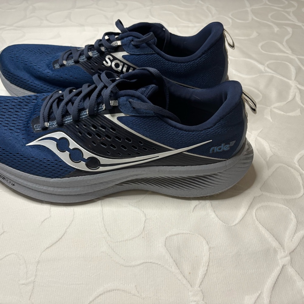 Saucony Men's Navy and Gray Athletic Shoes